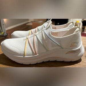 Skechers Women's Arch Fit air cooled sneakers